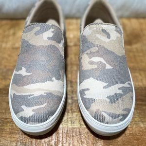 Women’s Steve Madden sneakers